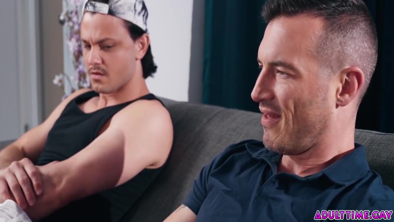 You Have To See This! Straight Guy Gives His 1st Blowjob Ever, To His Best Friend Derek Even Fucks Enzo In His Asshole! 6 Min - Gay Porn, Derek Kage And Enzo Muller