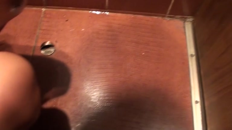 Impatient and dissolute dilettante pair quick oral-service in restroom