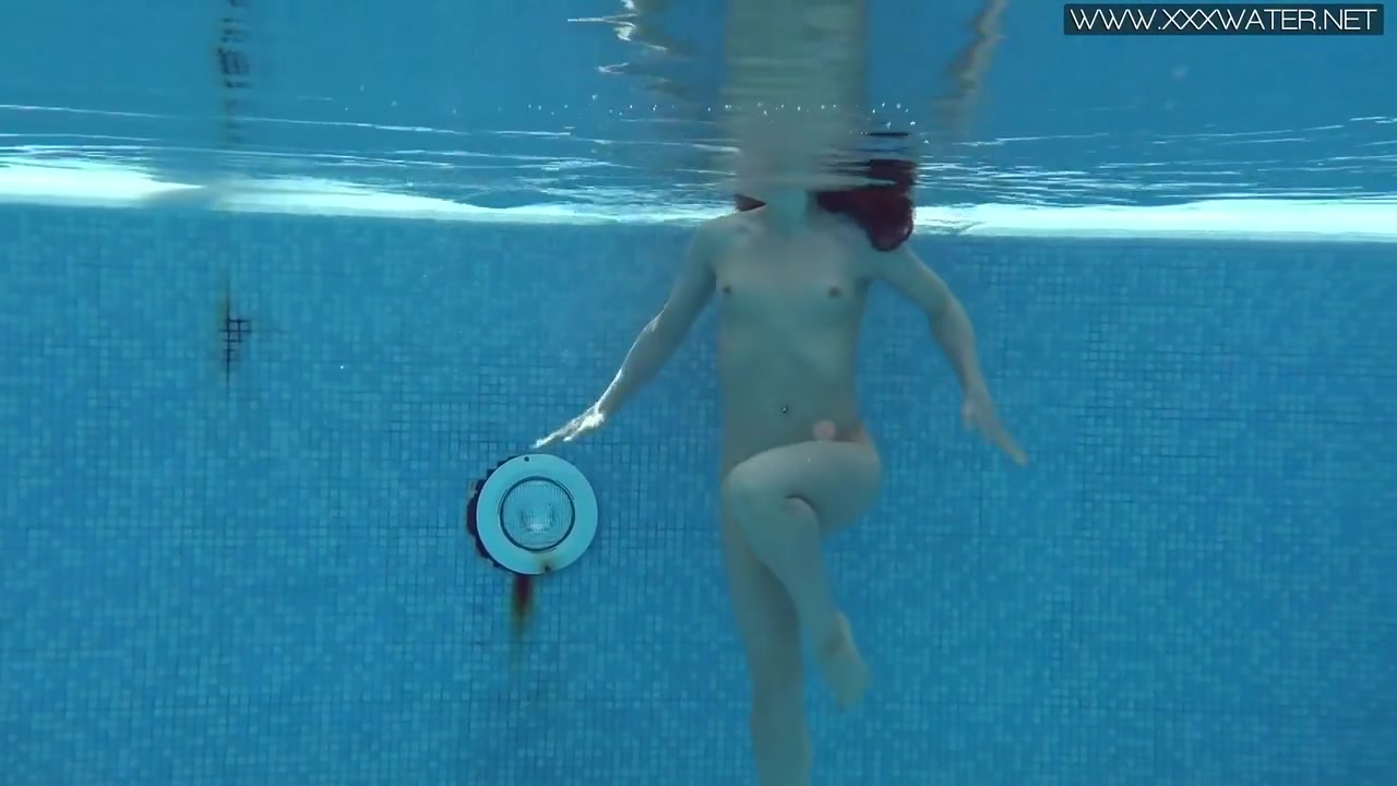 Nicole Pearl - The Most Milf In The World Swimming
