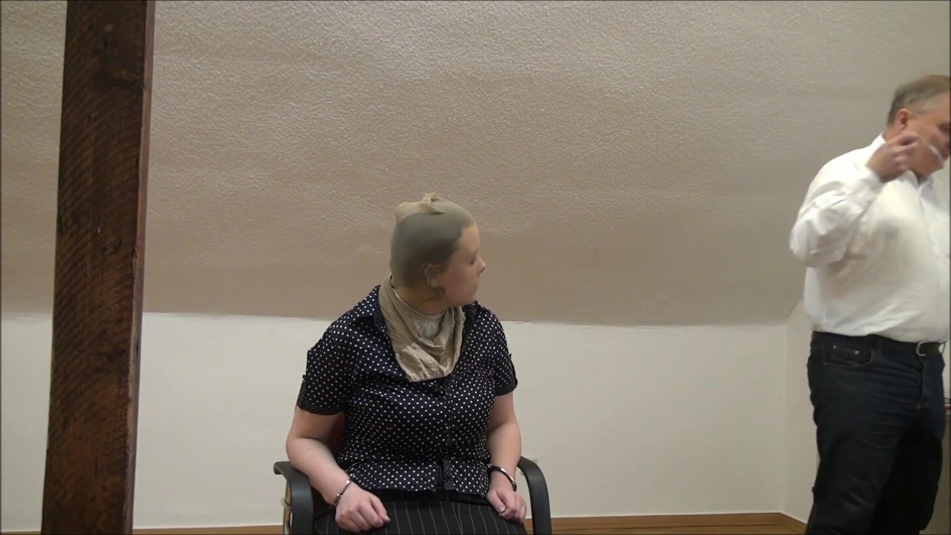 Mara - New Prisoner In The Office Teil 3 Von 8