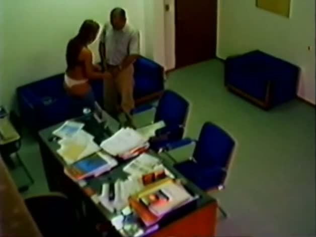 Quick amateur blow in the office