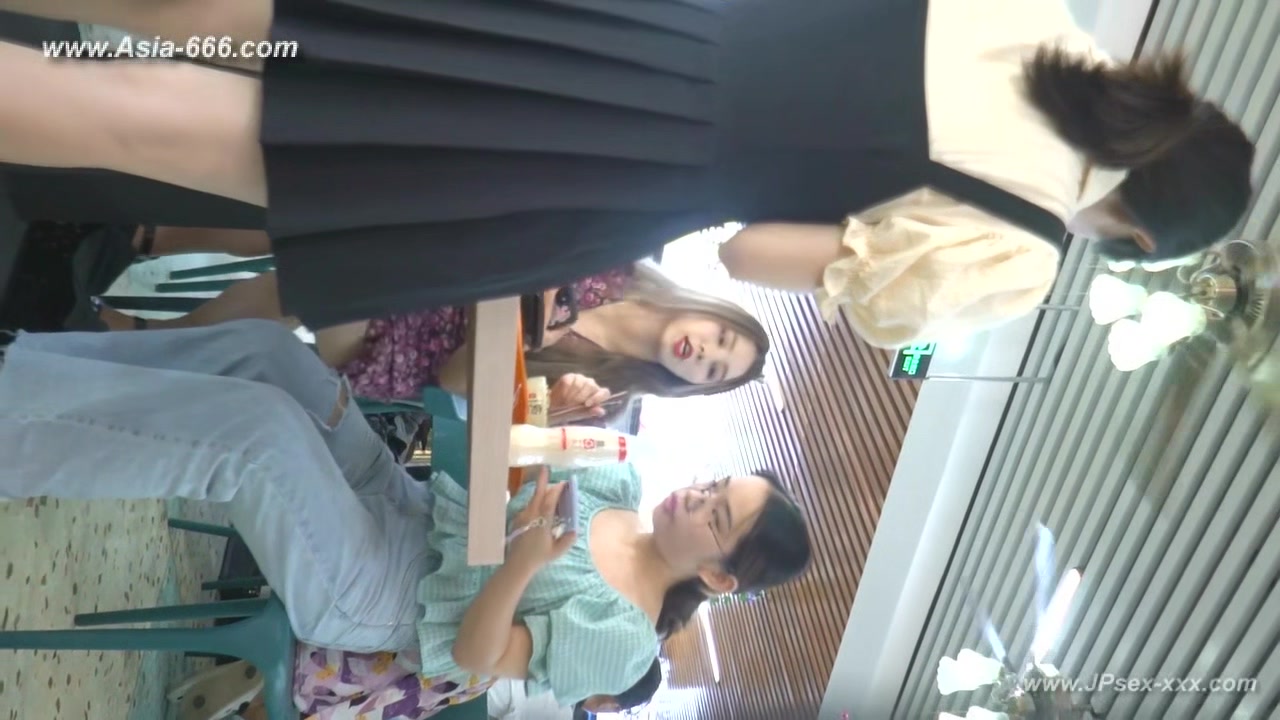 peeping chinese amateur upskirt.181
