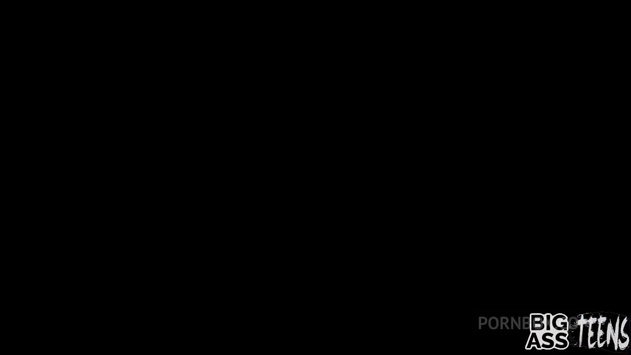 My younger stays at home and ends up failing me - PissVids