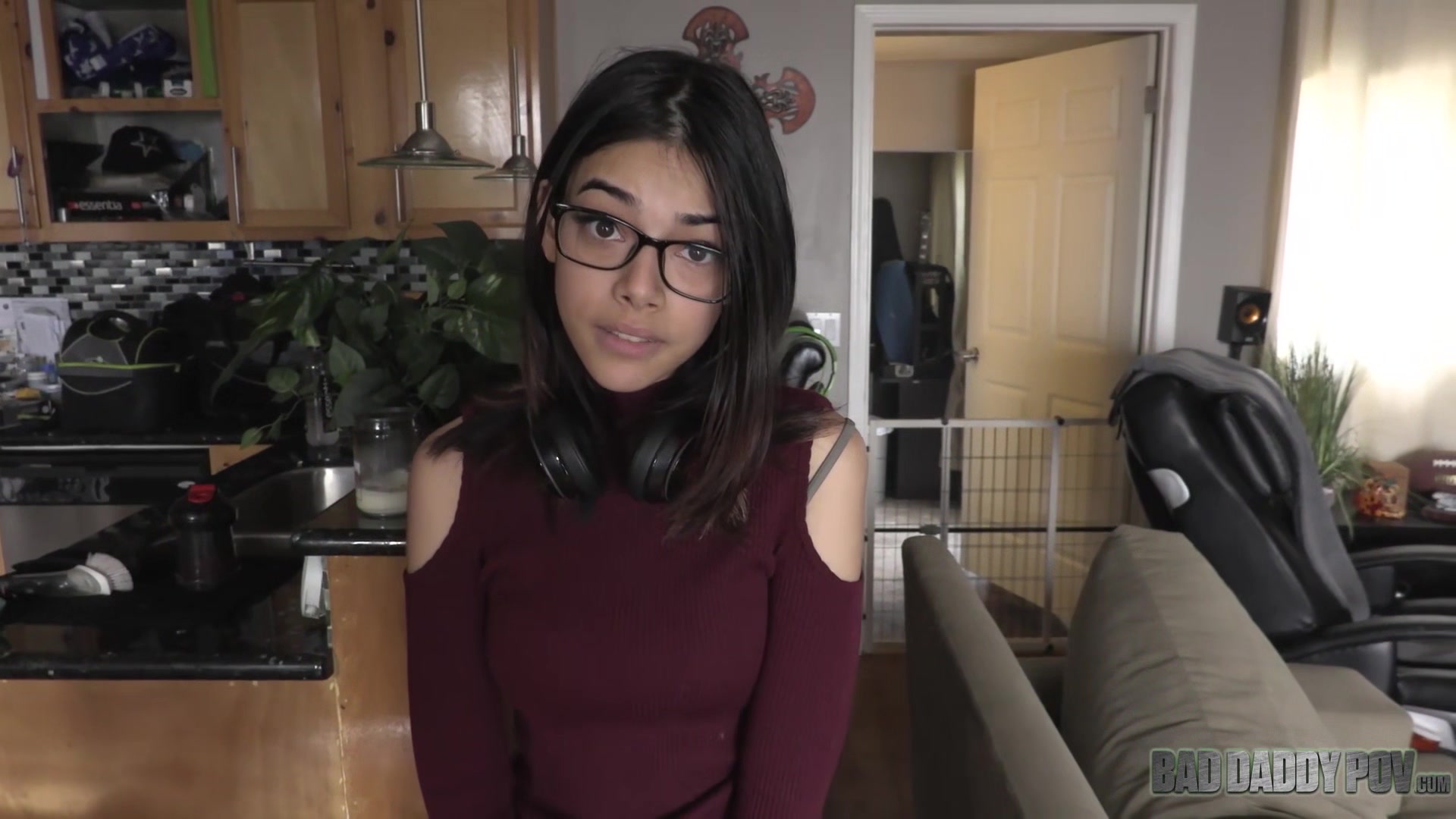 Harmony Wonder Apologizes With Her Pussy