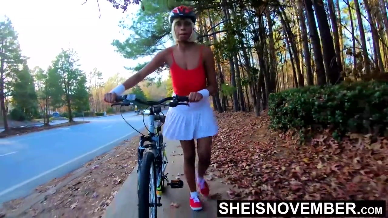 Prettiest Buns Flashed While Cycling Outdoors Sexy Babe Reveals Tight Wedgie