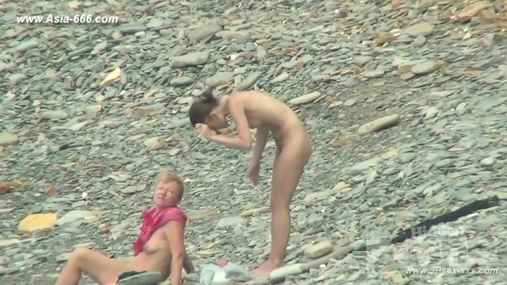 peeping Naturist Beach.38