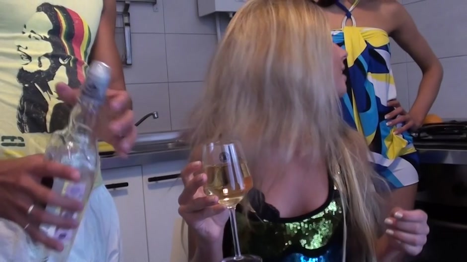 Berta & Lerok & Lina & Lucille & Nora & Tiffany in college sex video with girls fucking in nature