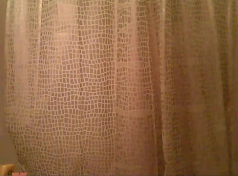 Tranny masturbate in the shower