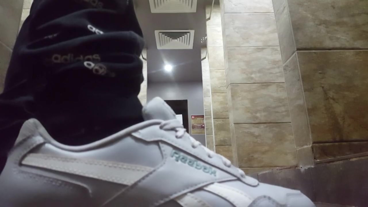 4k Video. Me Showing Off In Public Floor. Toned Ripped Body. Flexing
