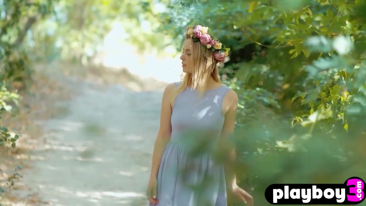 Sexy Natural teen 18+ Model With Perfect Natural Boobs Jilean Amazing Posing
