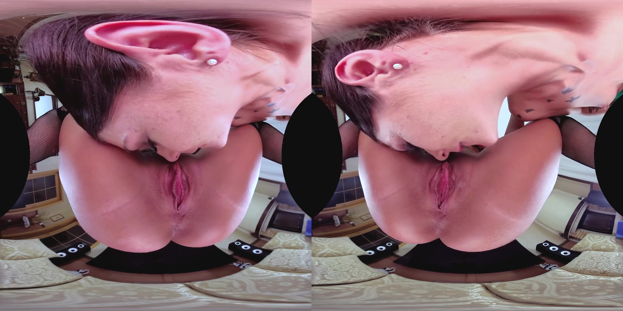 Lilli Vanilli & Lullu Gun in Deutsche Face Sitting - CzechVRFetish