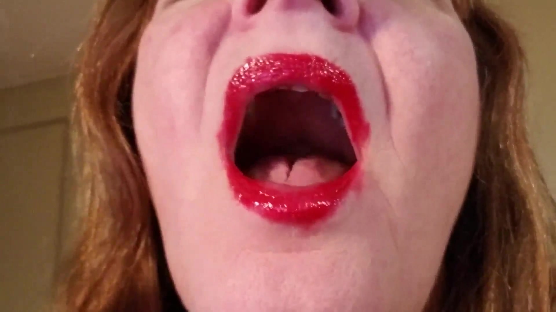 Sensual Red Lips Smoking - TacAmateurs