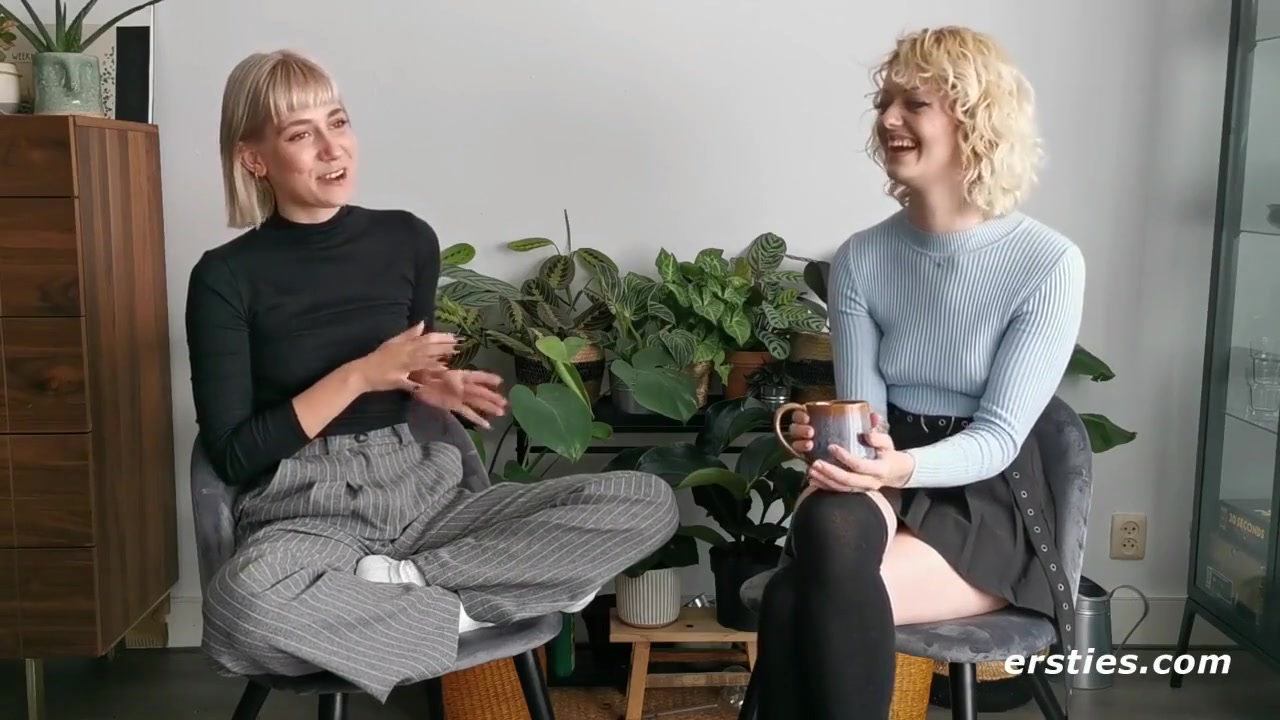 Nympha Plays With Ululas Pussy