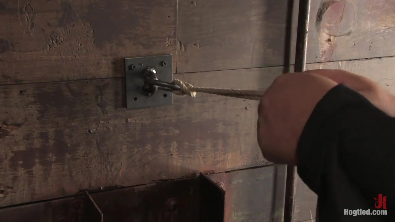 Christina Carter in Bondage Tutorial A Bonus Update To Inform Members On Basic Ties And Techniques. - HogTied