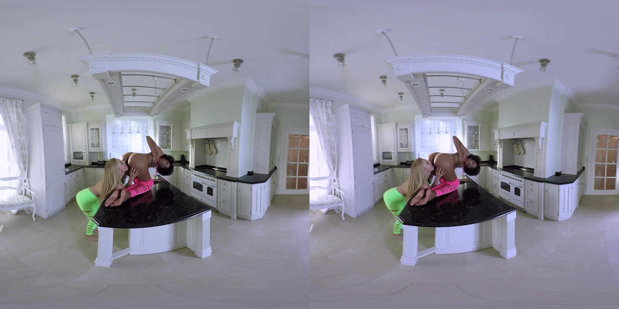 Luna Corazon & Nancy A in Kitchen Fun - RealJamVR