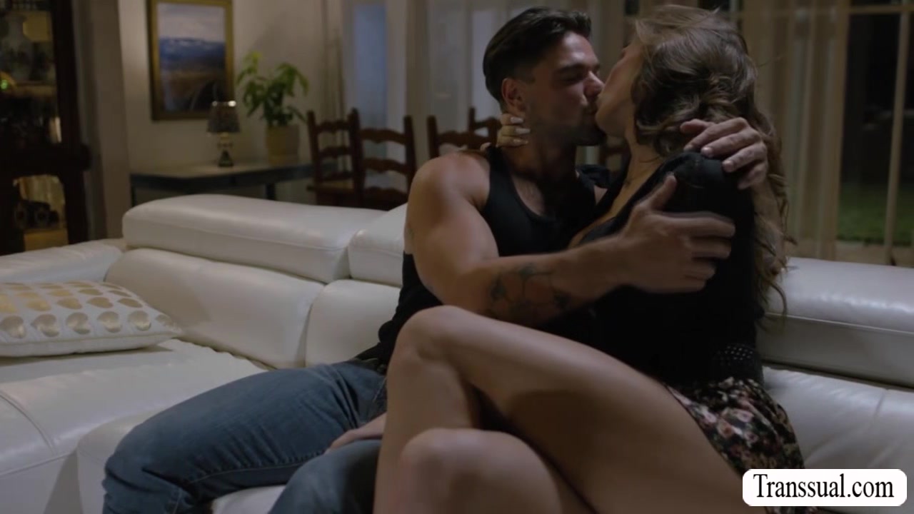 Shemale gorgeous gets her ass banged by her handsome cleaner
