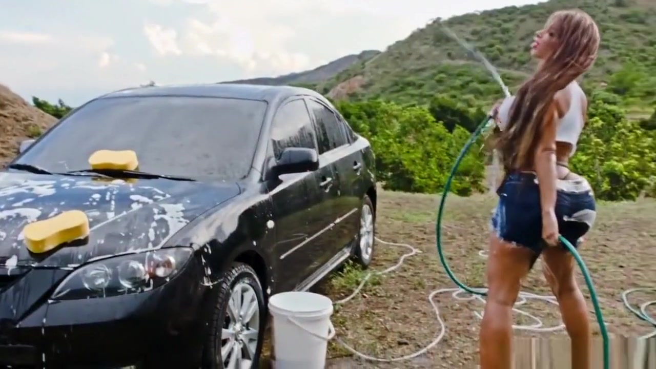 JoanneEyes aka Sofia Maldonado Pretty Blonde Tranny Bottle Body Car Wash
