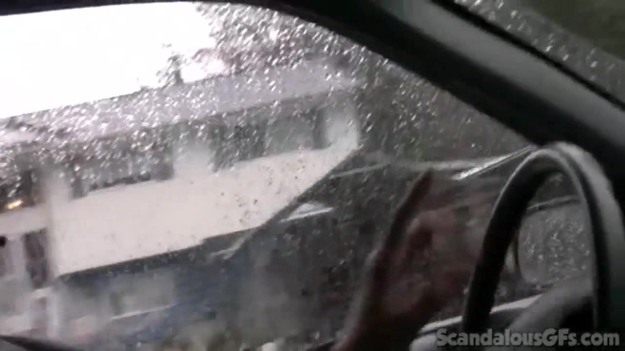 teen 18+ hottie masturbates in car