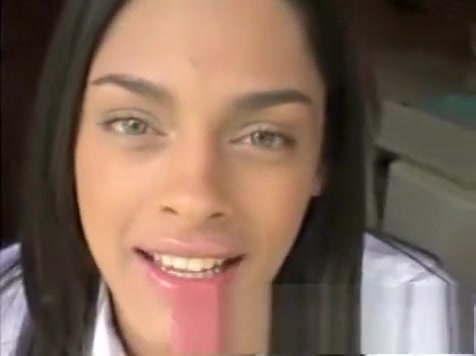 teen 18+ lalin girl lady-man Is cute To bang