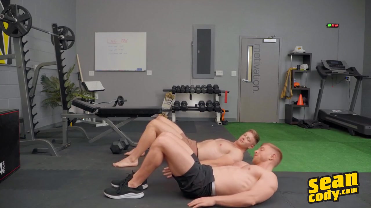 Kyle Denton And Sean Cody - Hunky Trainer Takes On The Bottom