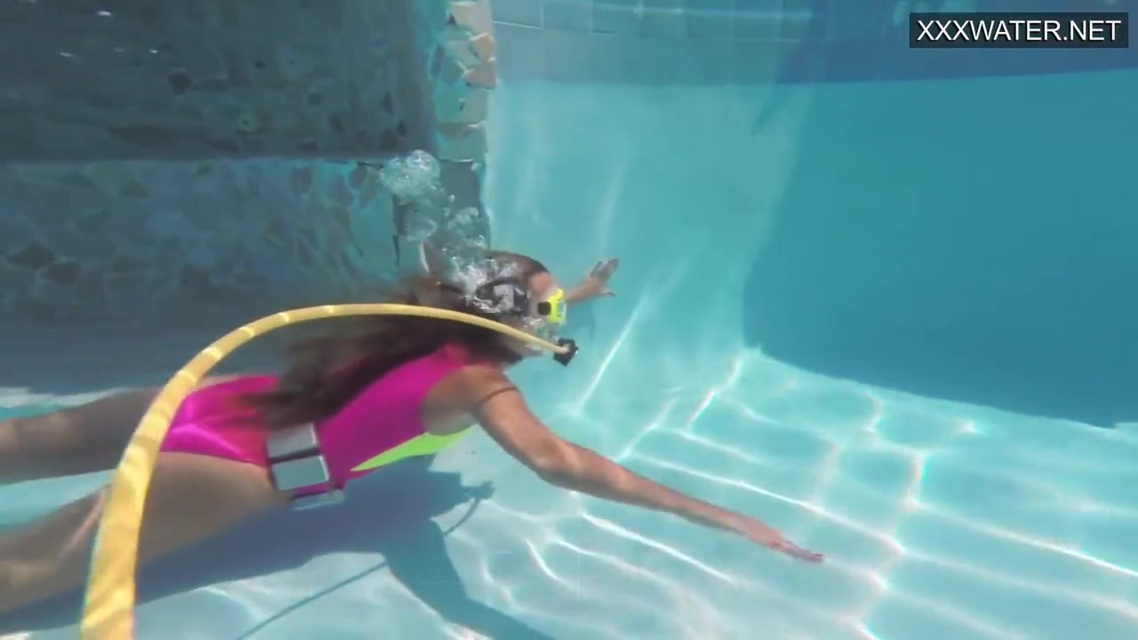 Cute teen 18+ Irina Poplavok Swims Naked Underwater