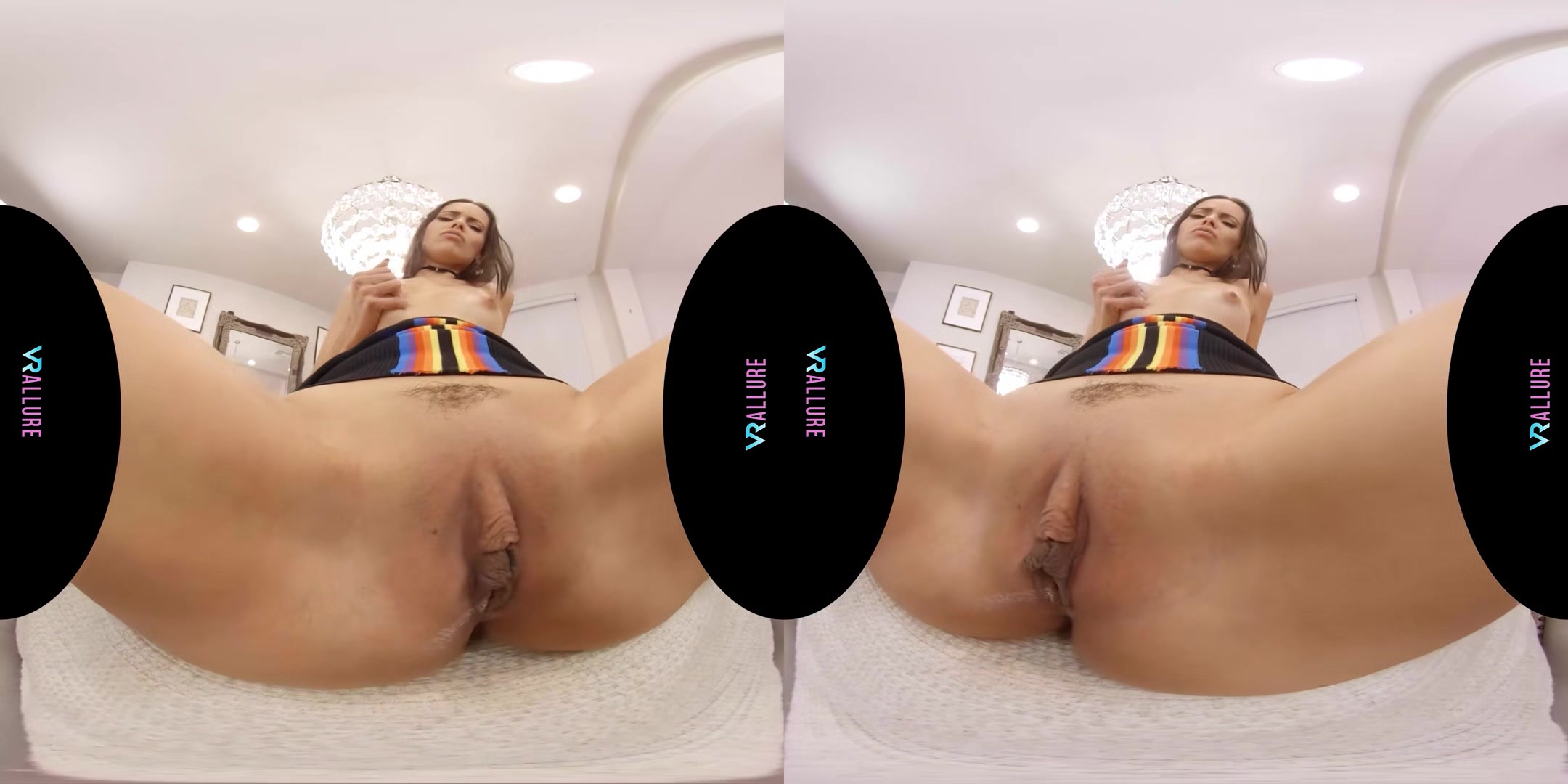 VRALLURE Andreina Deluxe Is Muy Caliente!