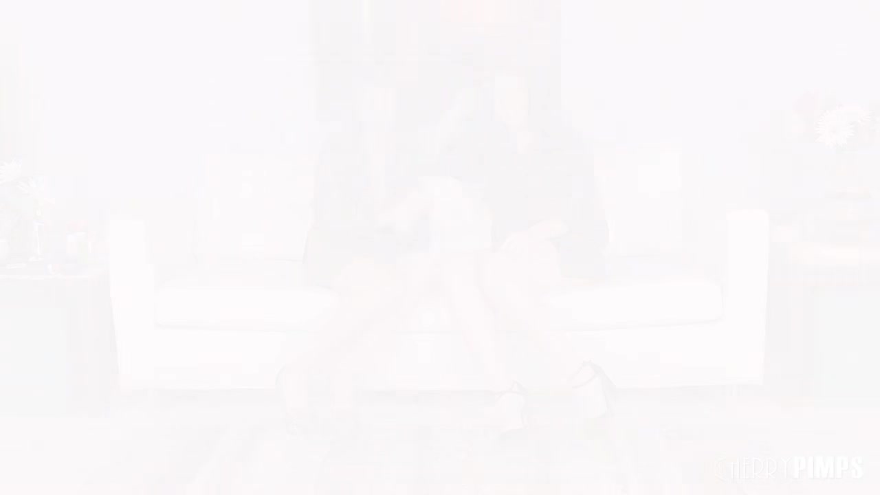 Pussy Eating Brunette Lesbians Masturbating With Hitachi and Sybian