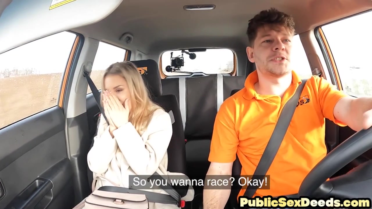 Stockings babe gets fucked in car by driving tutor outdoor