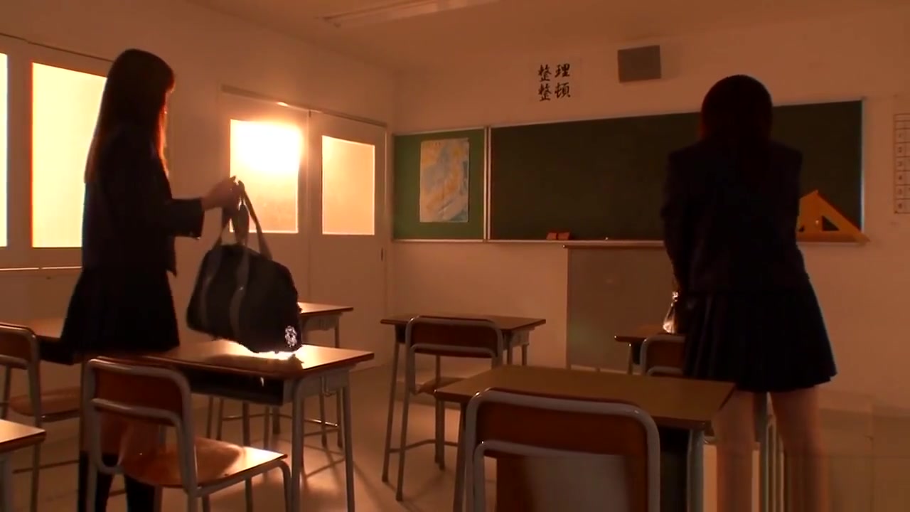 Lesbian nippon schoolgirls 18+ kissing in class