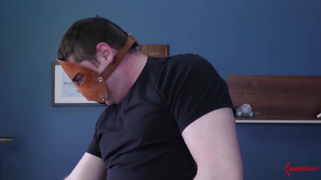 Kat Monroe eats maledom ass