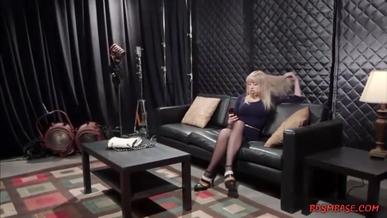 Lesbians Enjoying Hardcore Bondage Fucking