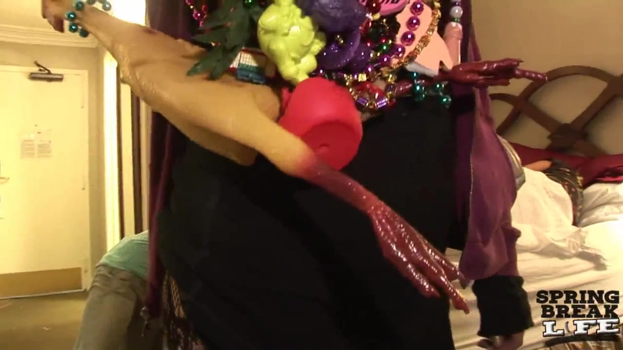 New Orleans Mardi Gras Party with Flashing and Ass Licking Behind the Scenes - SpringbreakLife
