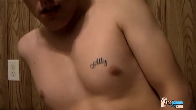 Sticky Boy Feet Coated In Cum - Alexxx