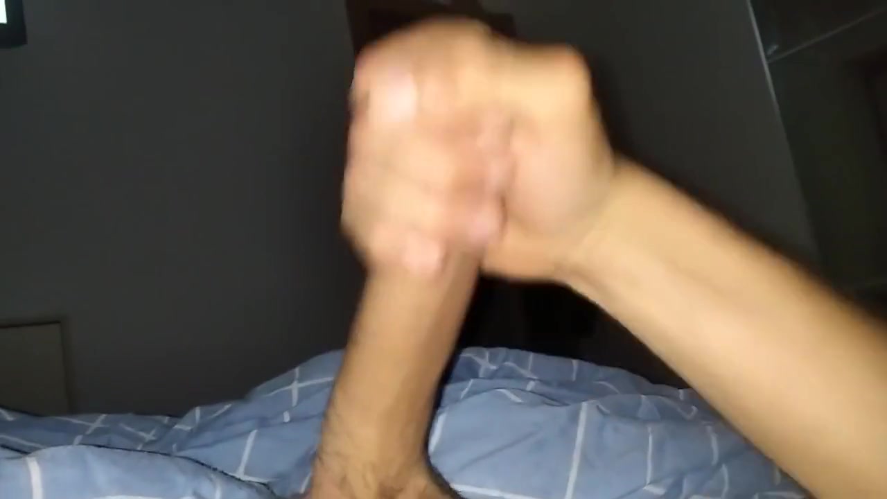 Bonita Pol Grande Y Gorda Descarga La Leche De Sus Huevos Nada Mas Despertar Empalmado