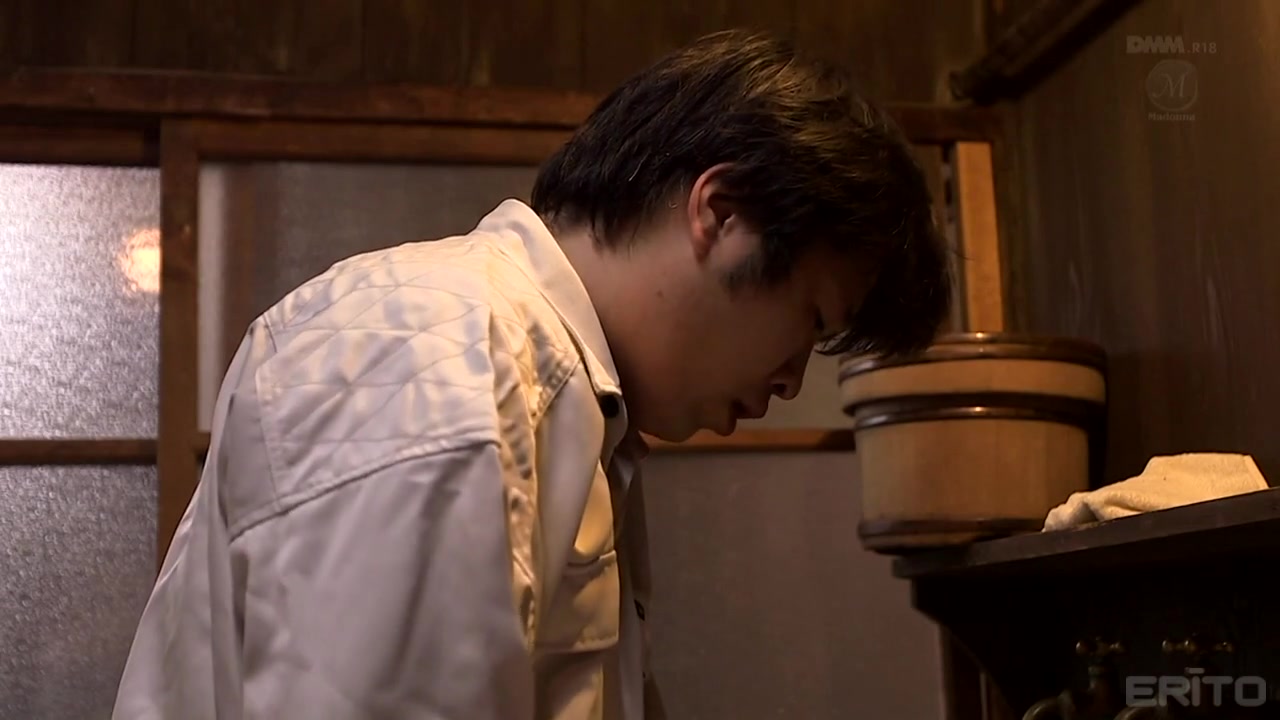 Mao Hamasaki in Wife Gets Caught In The Bath - EritoAvStars