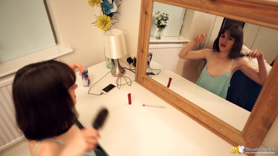 Emily in Best Fiend Wank - DownblouseJerk