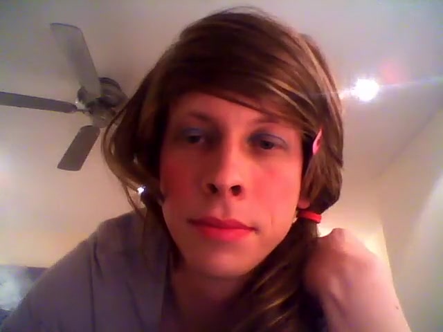 Shemale Pantieska wears sanitary pads