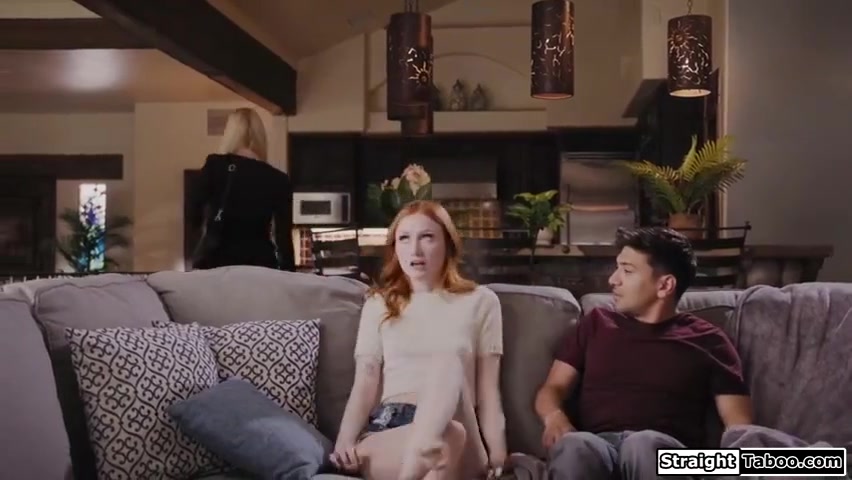 Max Fills, Bella Bends And Scarlet Skies - Bonding Doesnt Mean Fuck Your Stepsister