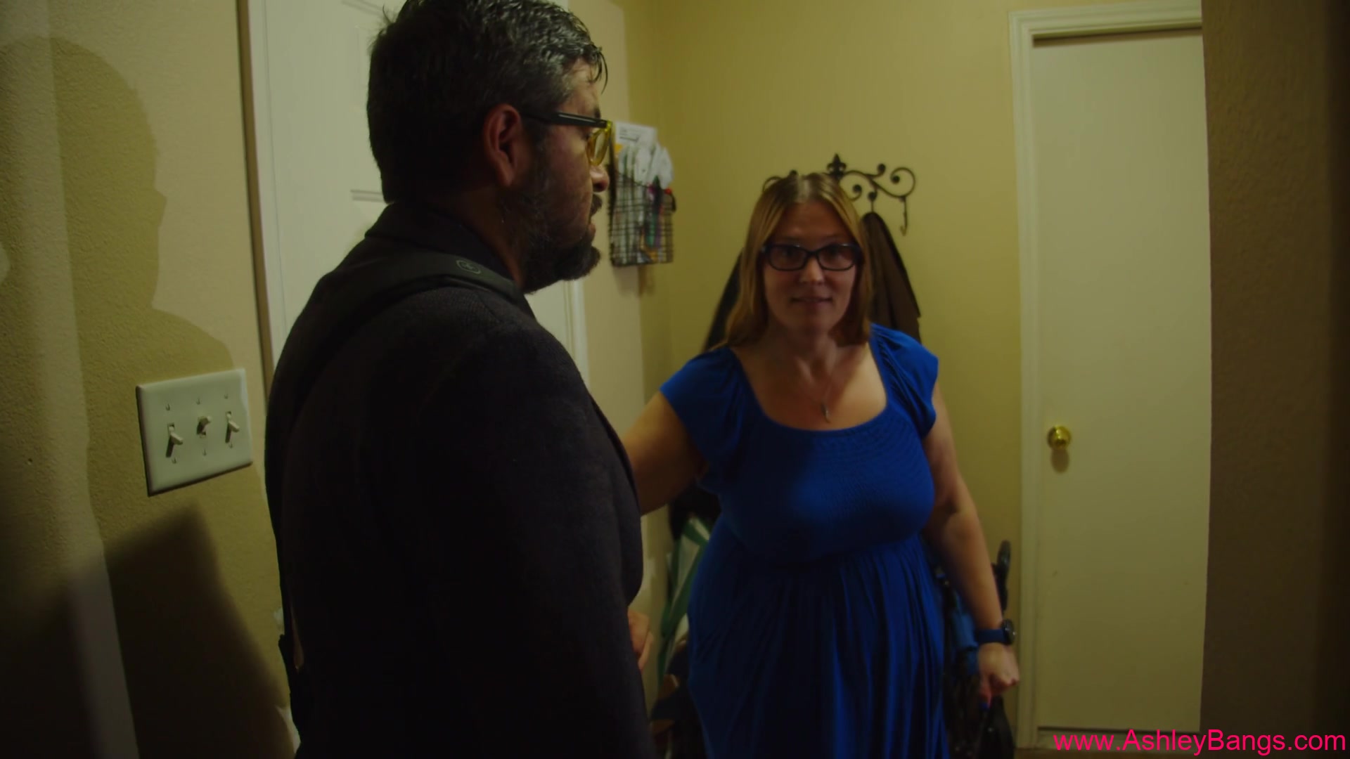 It Help - Sex Movies Featuring Ashley Bangs