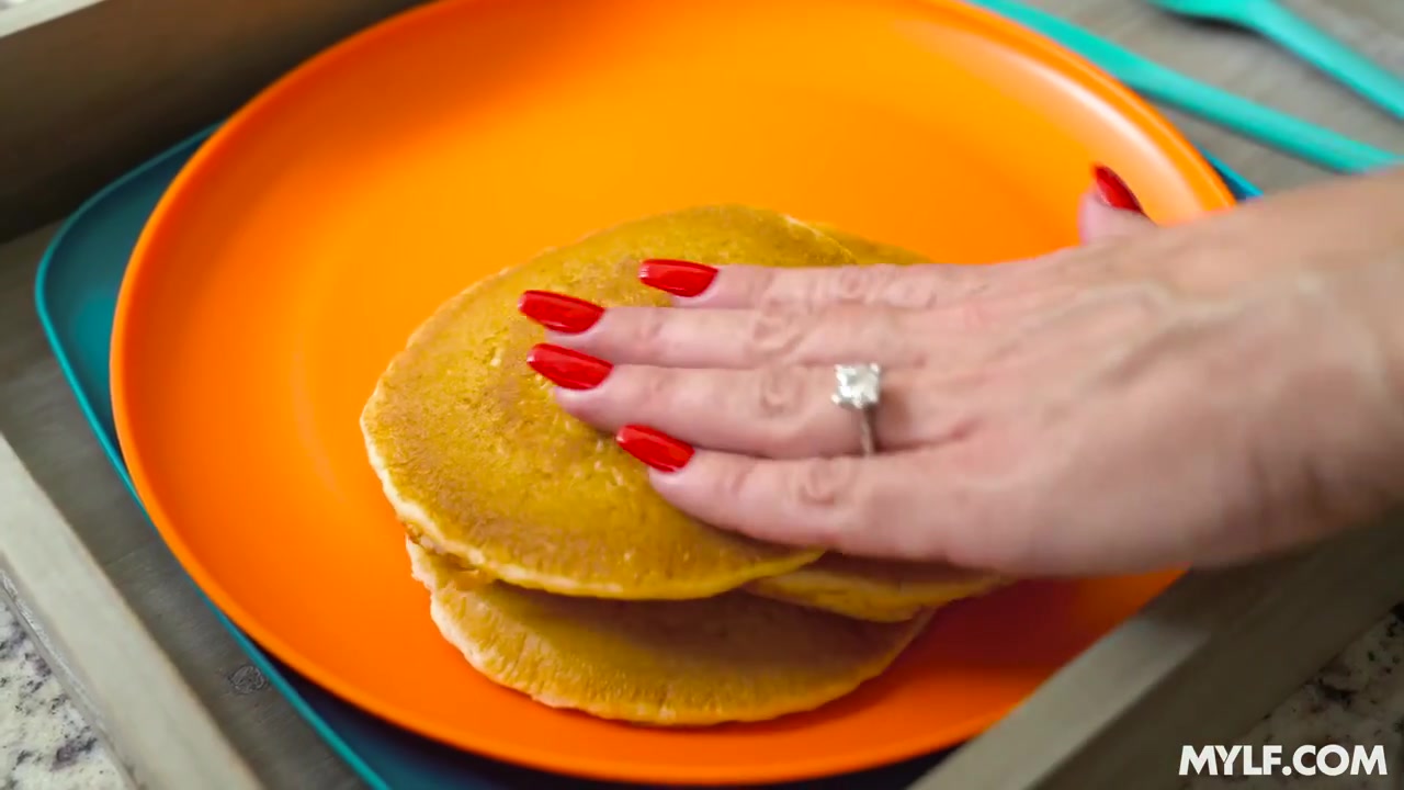 The Perfect Housewife - MYLF