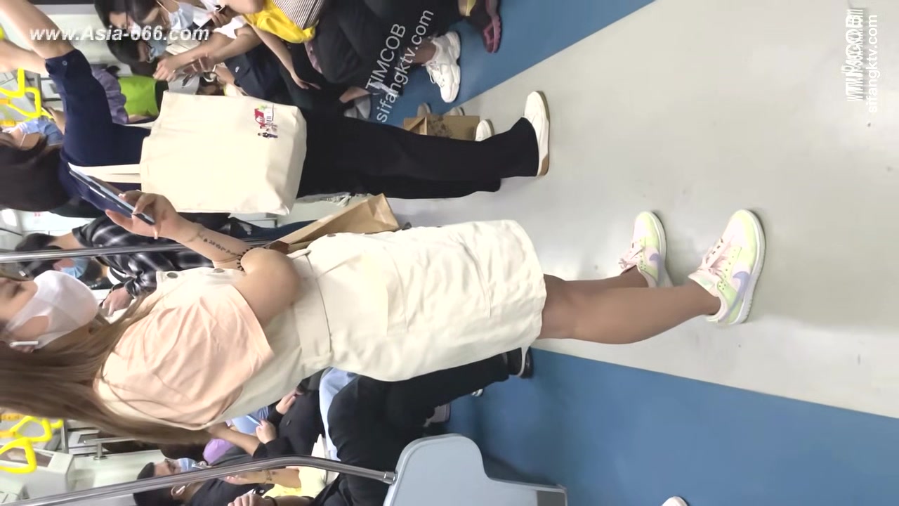 peeping chinese amateur upskirt.165