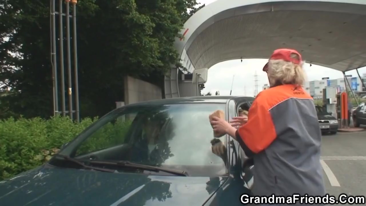 Guys Pick Up And Fuck Hot Grandma In The Fields