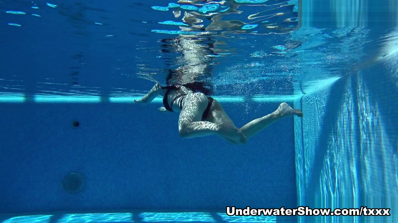 Blossom Sheril Video - UnderwaterShow