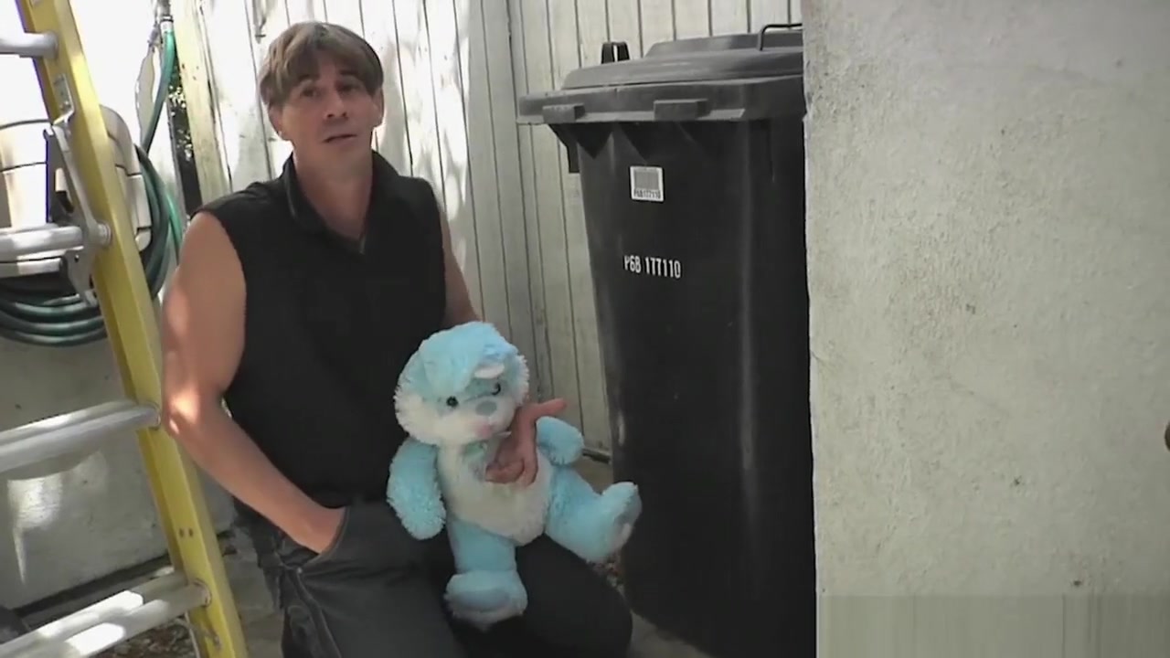 Redhead police shemale anal fucked a slender thief guy