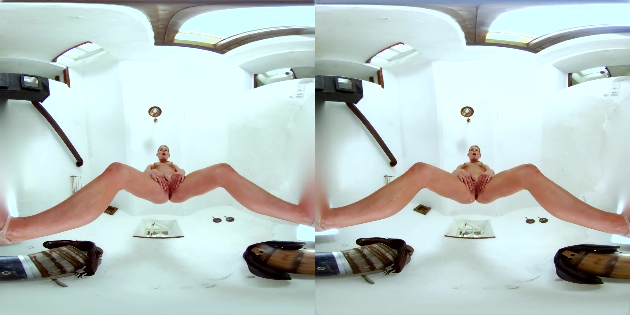 Claudia Mac in Claudia's Pee - CzechVRFetish