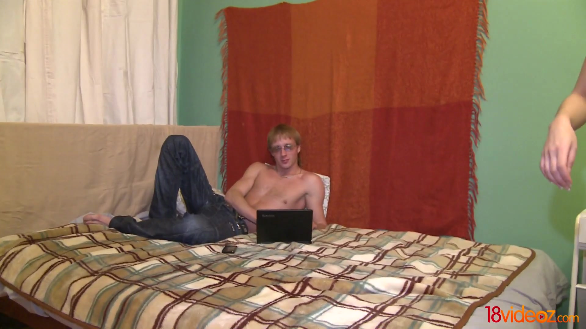 18 Videoz - Best friends share their GF's pussies