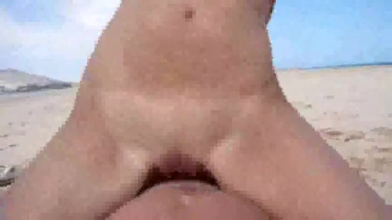 Young boomshell entertains his boyfriend with her tasty holes