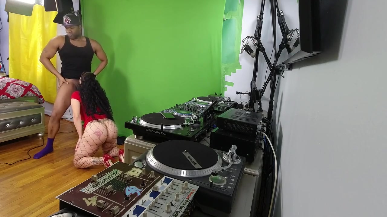 Queen Roguexxx 1 At Camera Angle #2) 4 Min