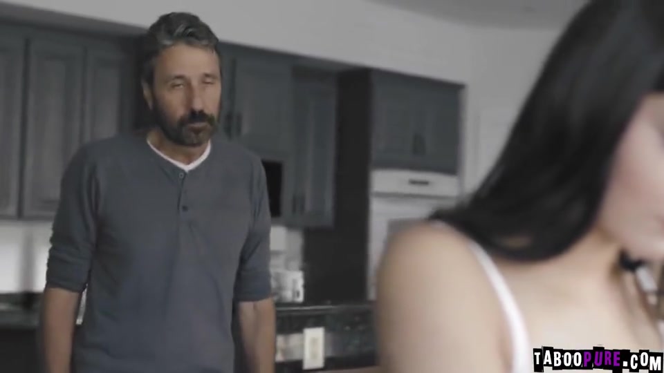 Pure Taboo And Emily Willis - Gets Creampied
