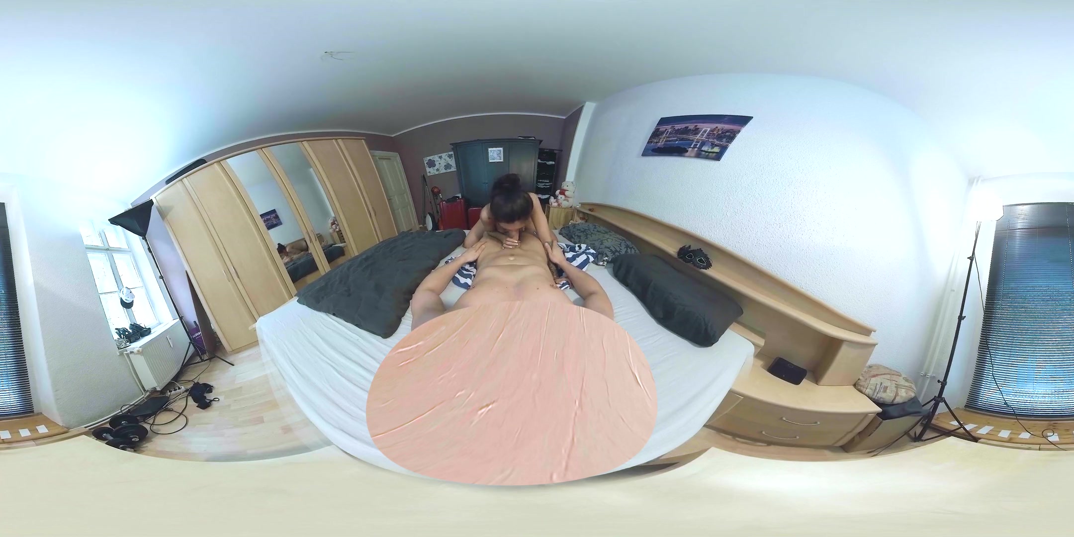 Lullu Gun in Breakfast or Sexo? - LibertineVR